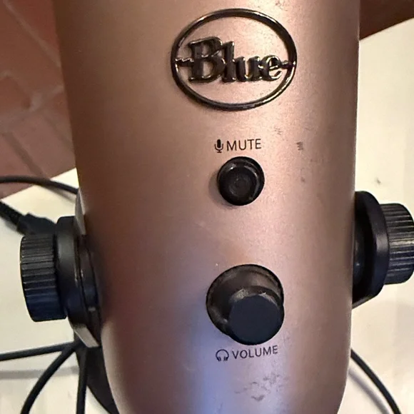 Blue Black and Silver Microphone - Picture 4 of 5